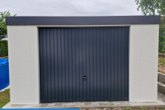 garáž pultová střecha výklopná vrata antracit